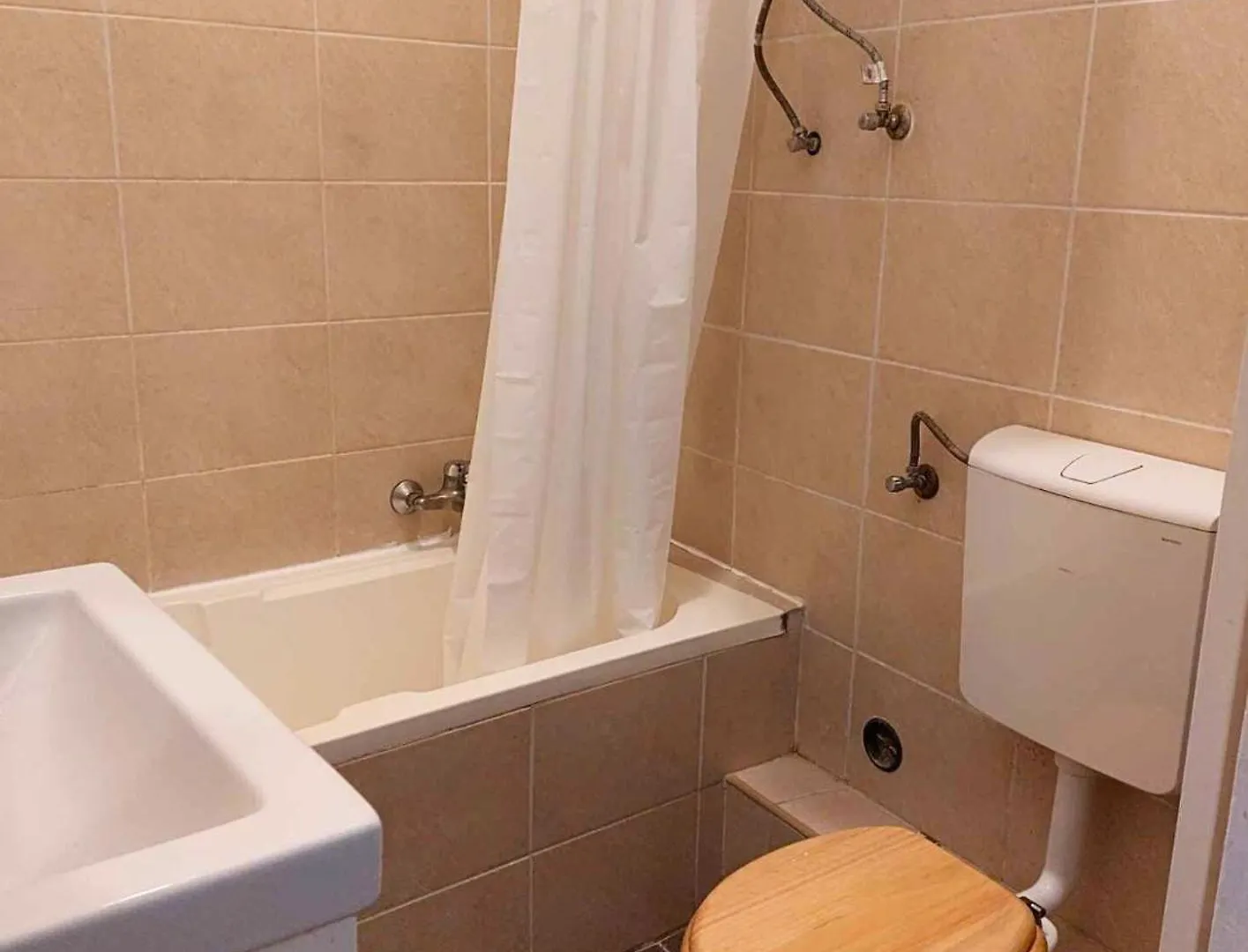 Goodmo Budapest Smart Rooms 0*,  Ungheria