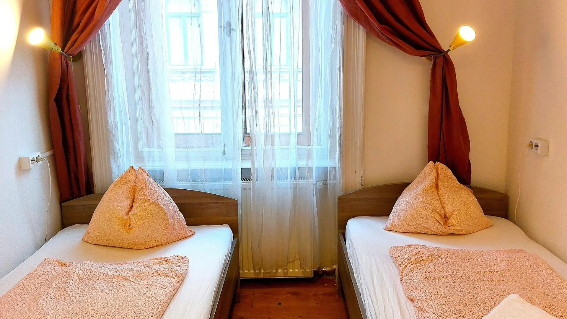 Goodmo Budapest Smart Rooms Ungarn