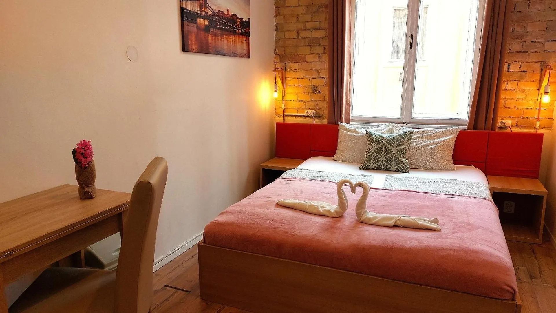 Goodmo Budapest Smart Rooms 0*,