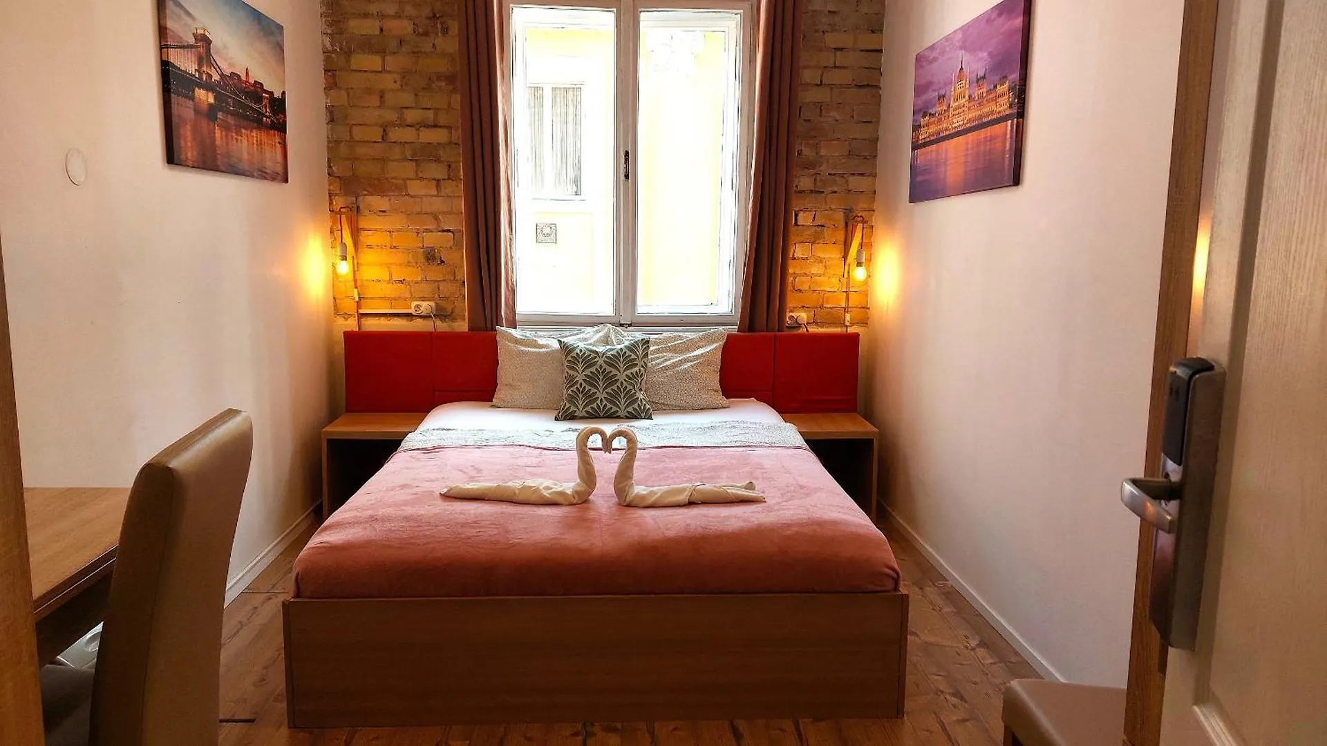 Goodmo Budapest Smart Rooms بيت شباب