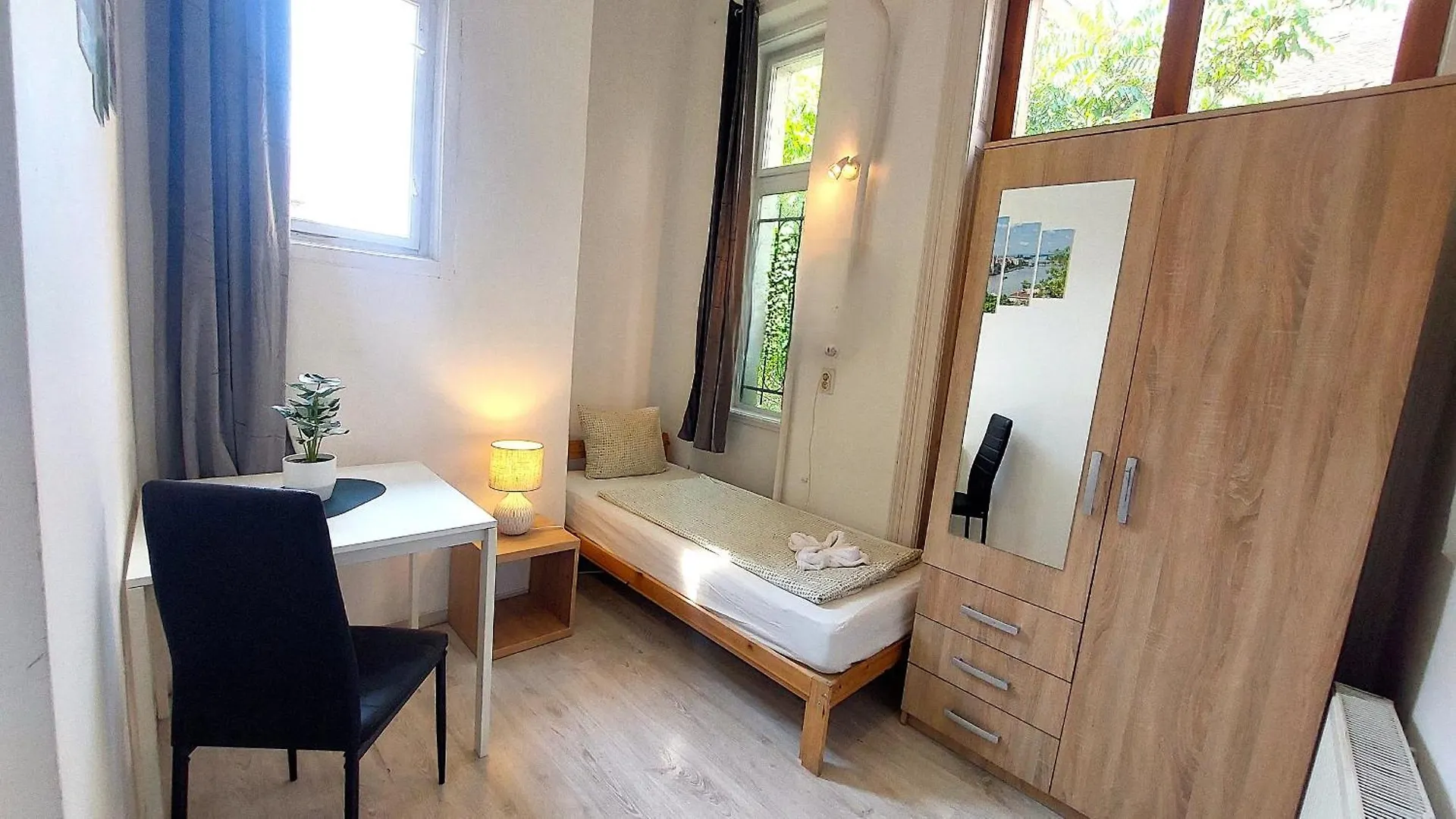 Goodmo Budapest Smart Rooms 0*,  المجر