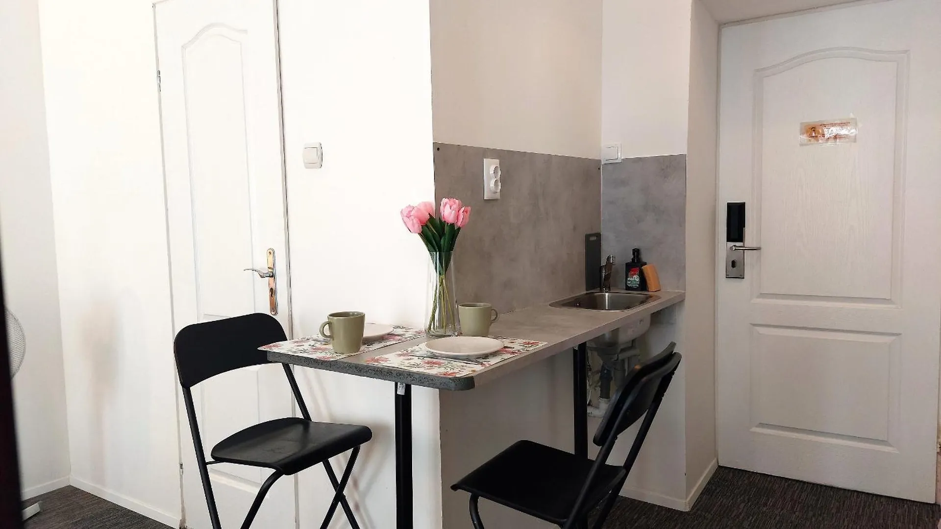 Goodmo Budapest Smart Rooms بيت شباب