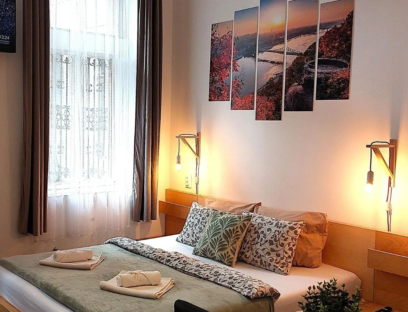 Goodmo Budapest Smart Rooms contacts