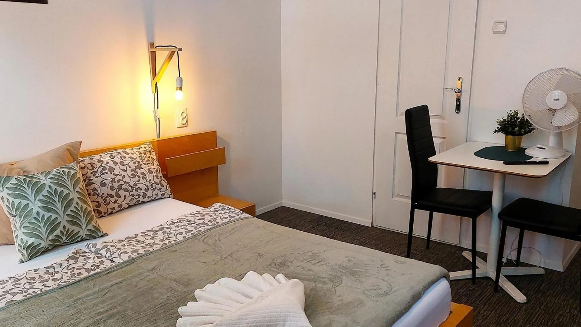 Goodmo Budapest Smart Rooms & Suits & Aparts Hostel
