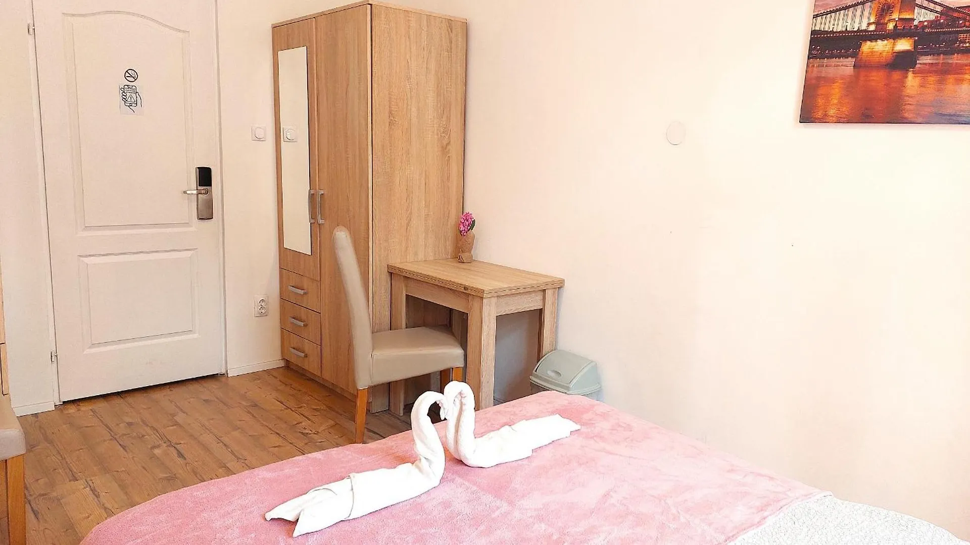 Hostel Goodmo Budapest Smart Rooms & Suits & Aparts