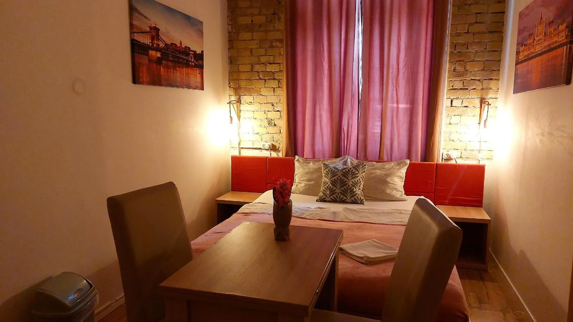 Goodmo Budapest Smart Rooms & Suits & Aparts 0*,