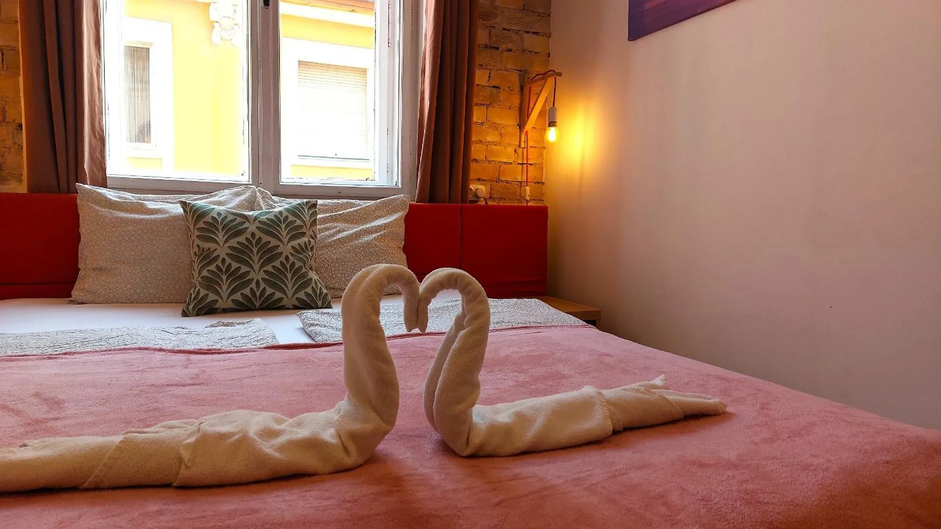 Goodmo Budapest Smart Rooms & Suits & Aparts